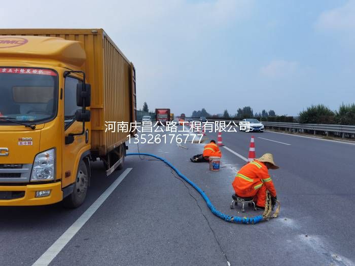 公路壓漿施工是如何進(jìn)行的？