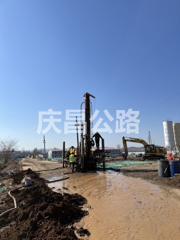 路面壓漿施工：提升道路質(zhì)量，改善交通環(huán)境！